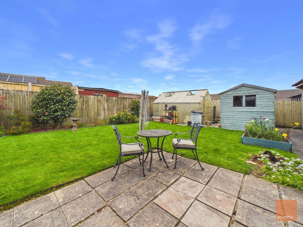 Property photo 2 of 18