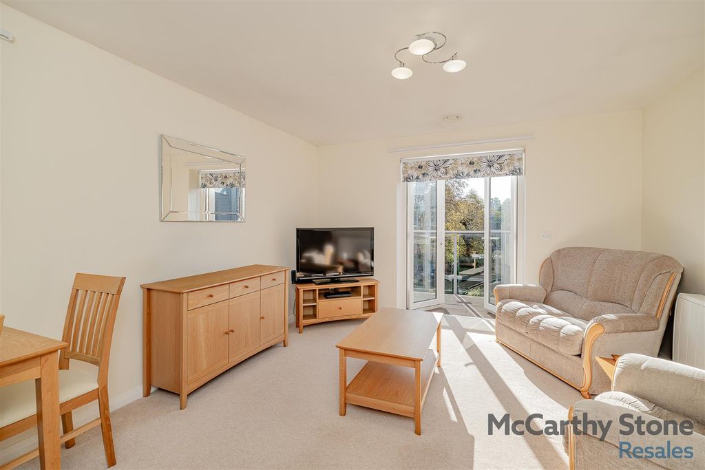 Property photo 2 of 21 8661746-Interior08.Jpg