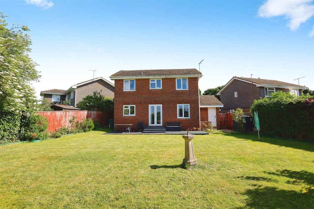 Property photo 2 of 17