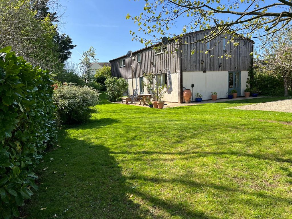 Property photo 2 of 17 Property