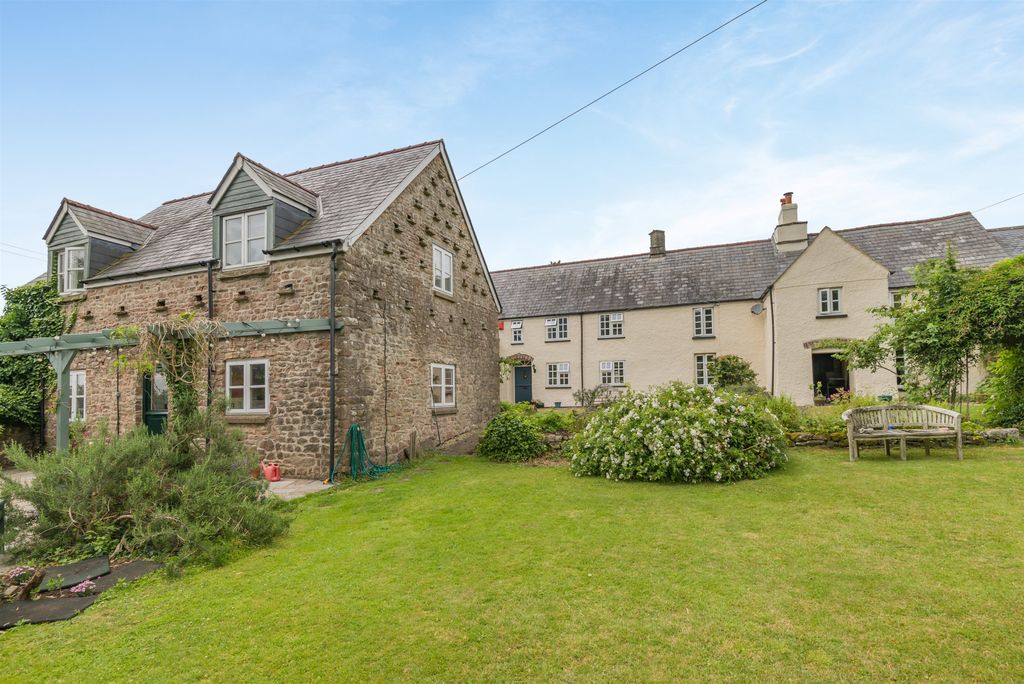 Property photo 1 of 47