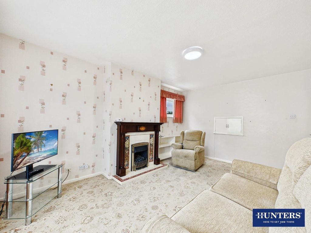 Property photo 3 of 14 Living Room