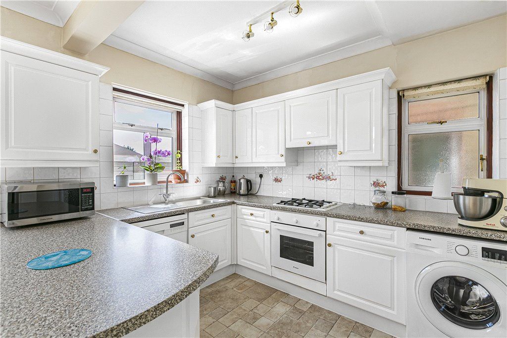 Property photo 3 of 20 Kitchen