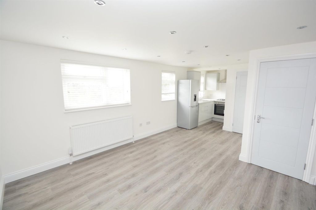 Property photo 2 of 8 K1x1Z45N4Kaafkloj161Rg.Jpg