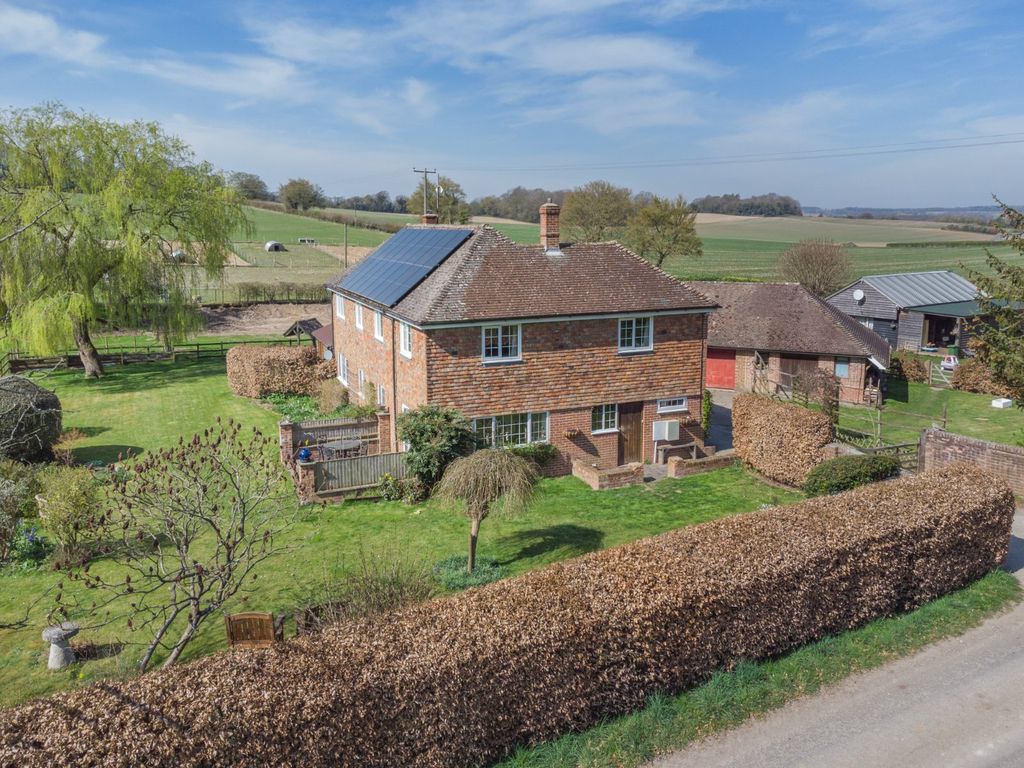Property photo 2 of 21 The Meads