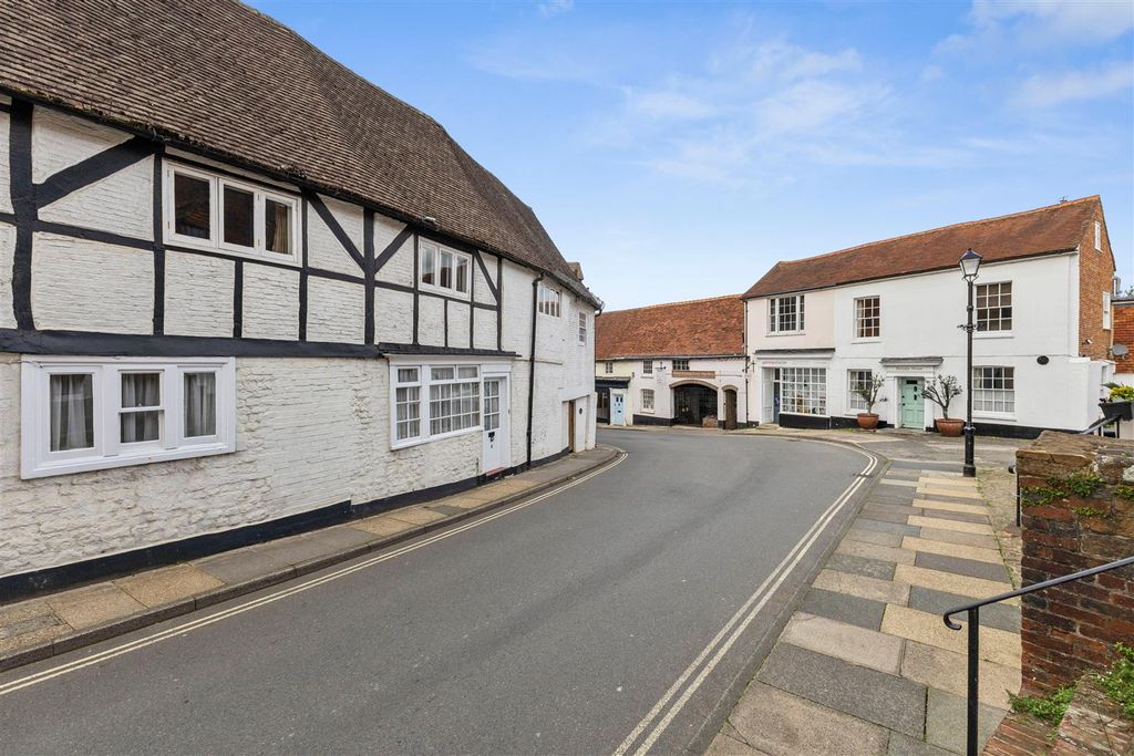 Property photo 1 of 26 Knockhundred Row
