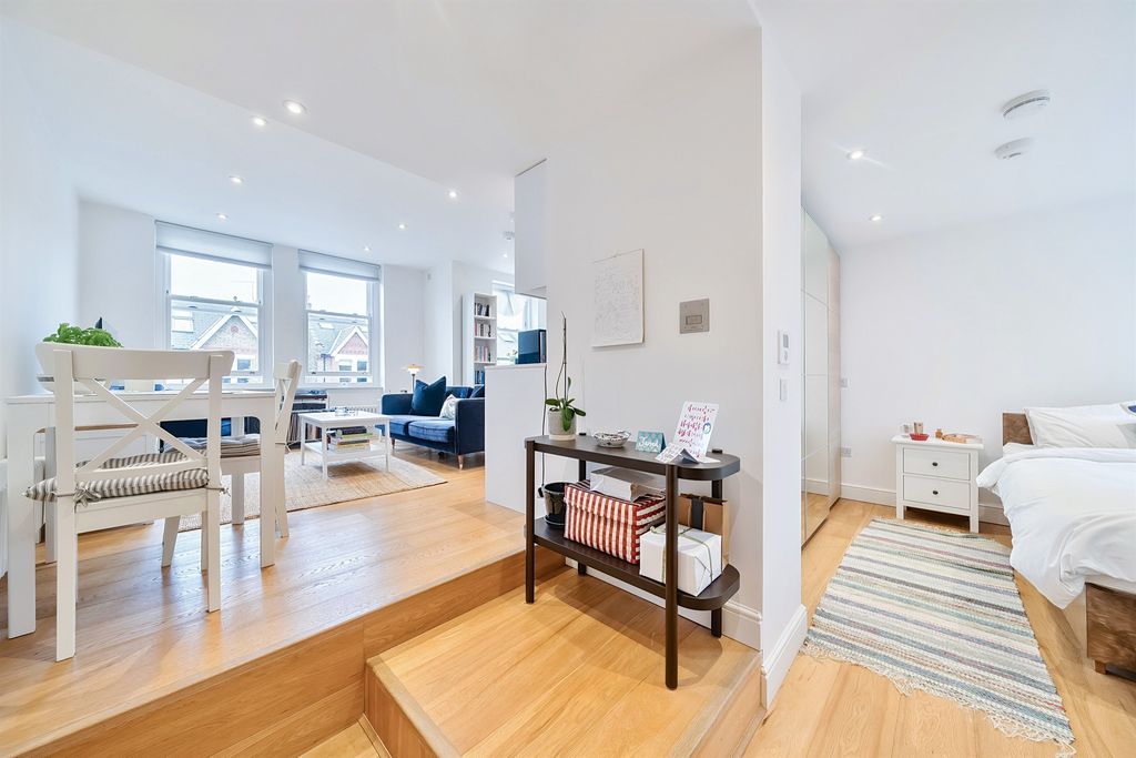 Property photo 3 of 13