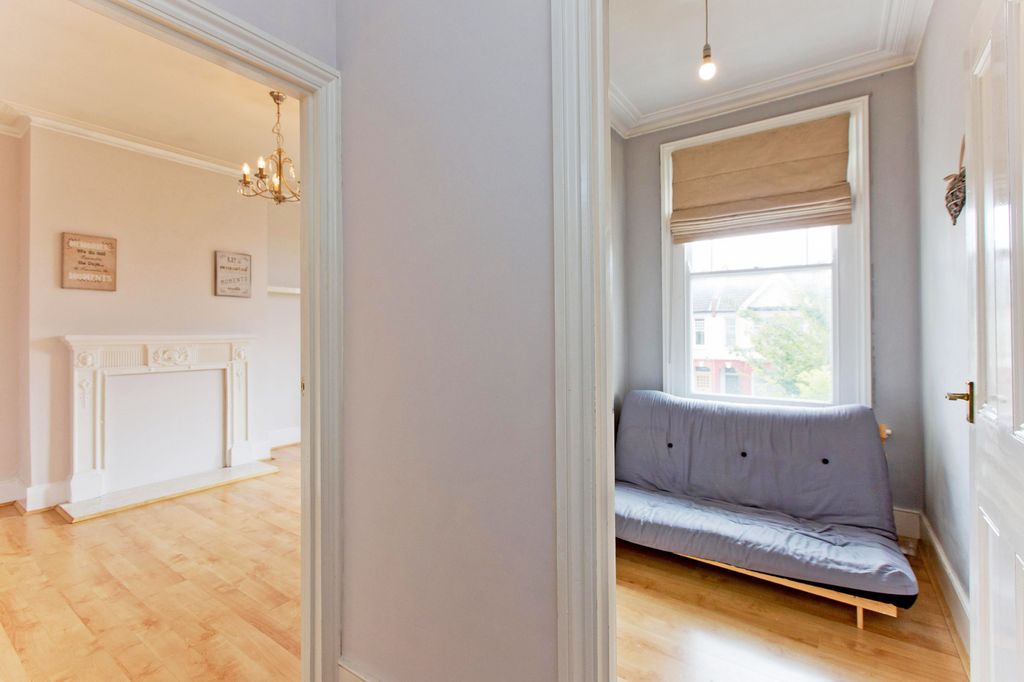 Property photo 3 of 11