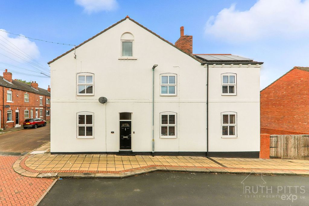 Property photo 1 of 31