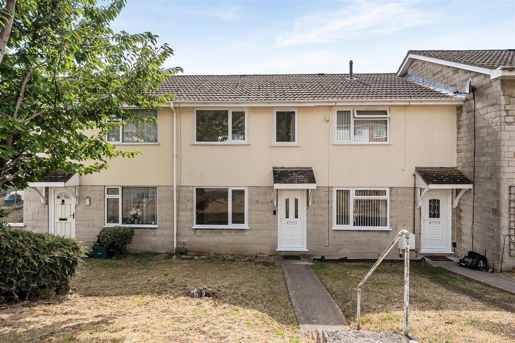 Property photo 1 of 17 External