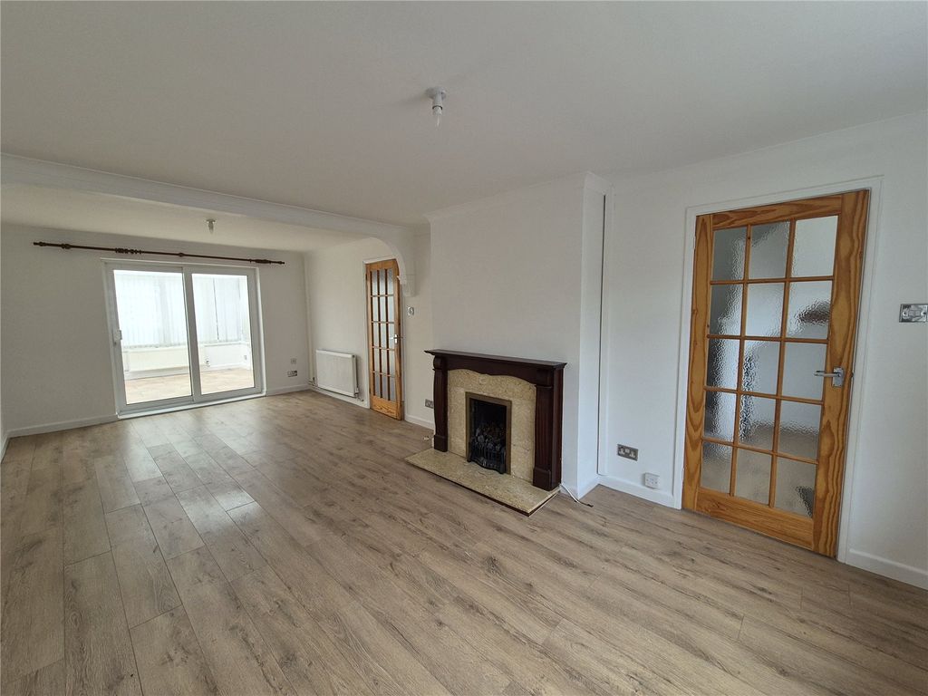 Property photo 3 of 16 Picture No. 10