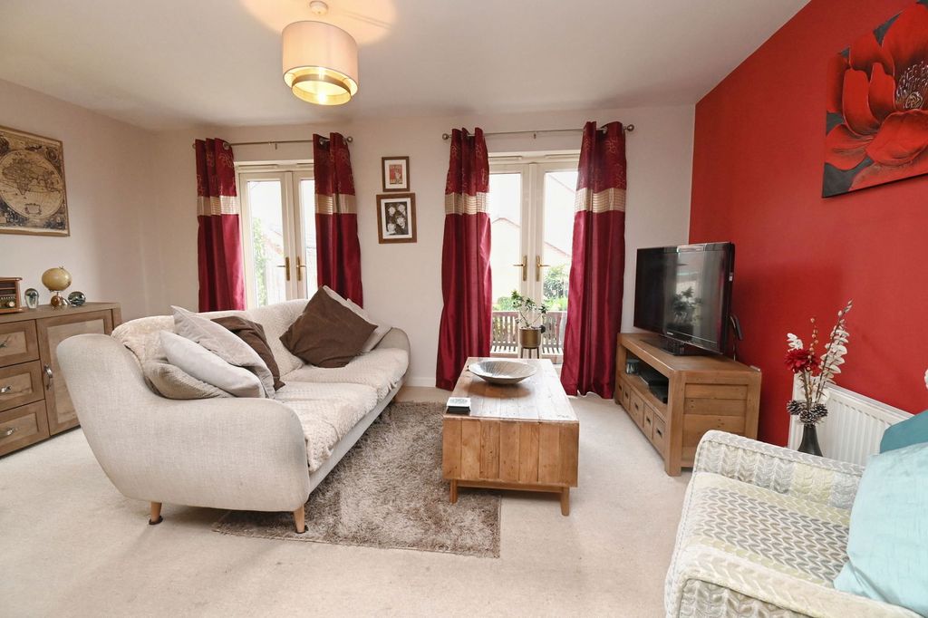 Property photo 3 of 23