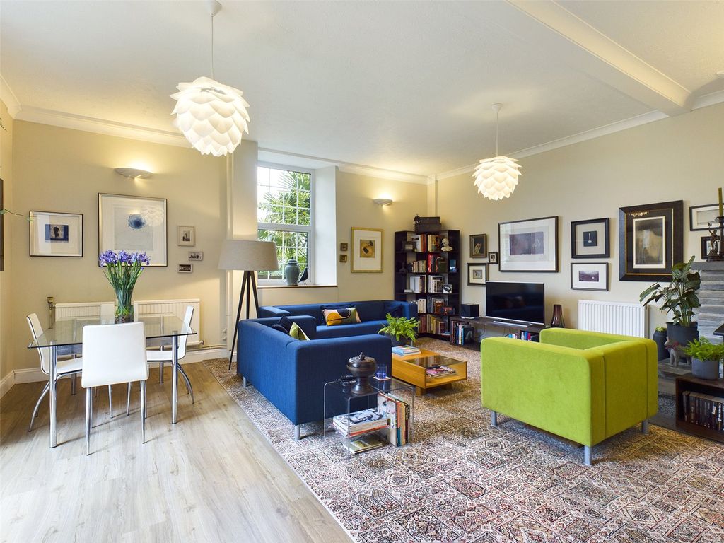 Property photo 2 of 17 Picture No. 15