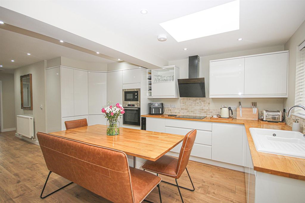 Property photo 2 of 17 Lkd4.Jpg
