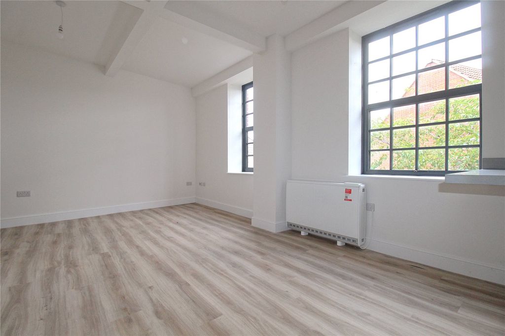 Property photo 3 of 19 Picture No. 03
