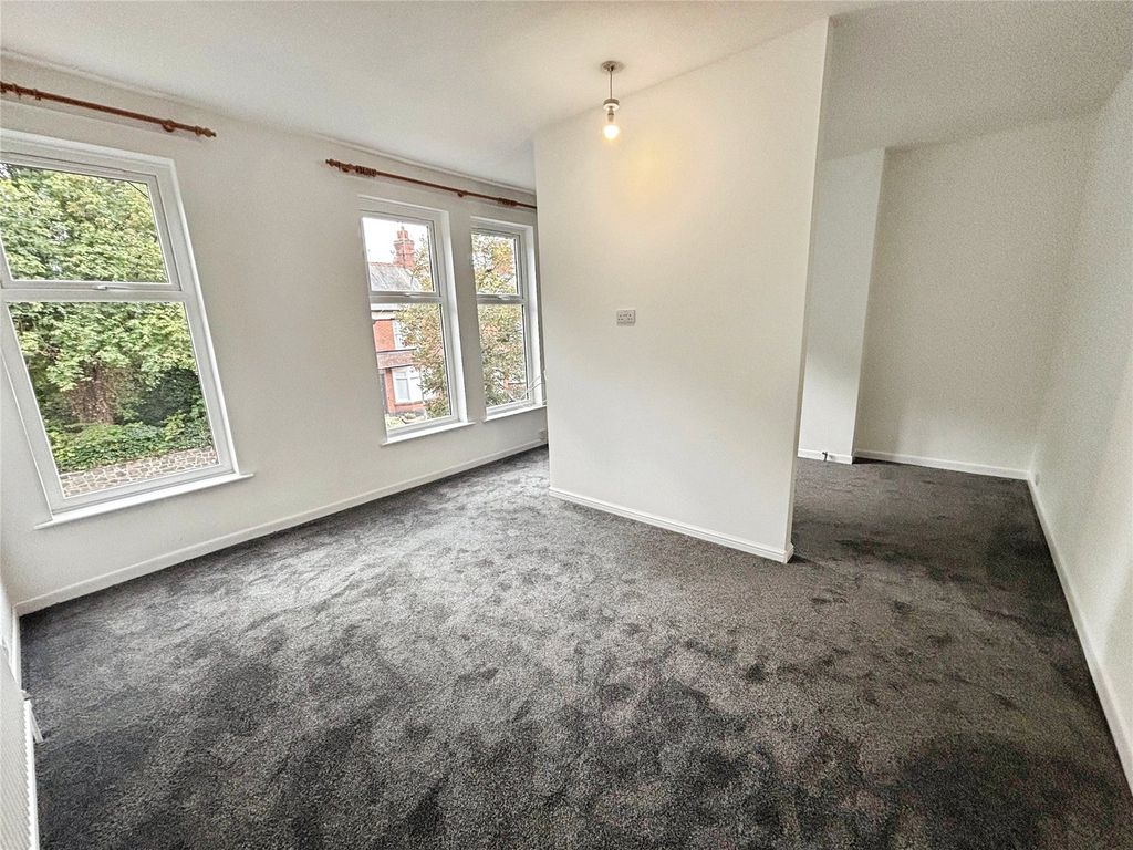 Property photo 2 of 8 Bedroom/Living