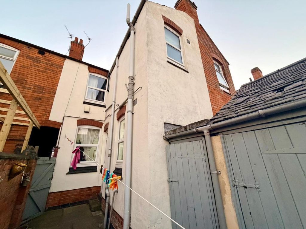 Property photo 2 of 10 Rear