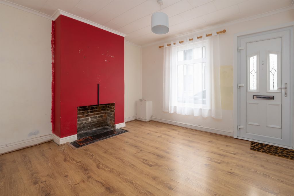 Property photo 2 of 15 Sitting Room