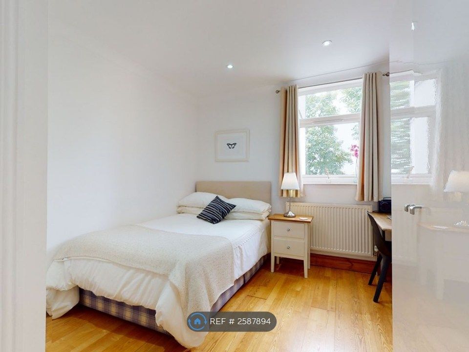 Property photo 3 of 14 Bedroom 3