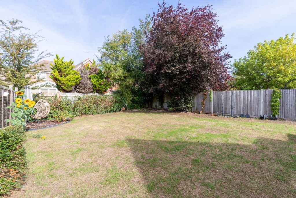 Property photo 2 of 28