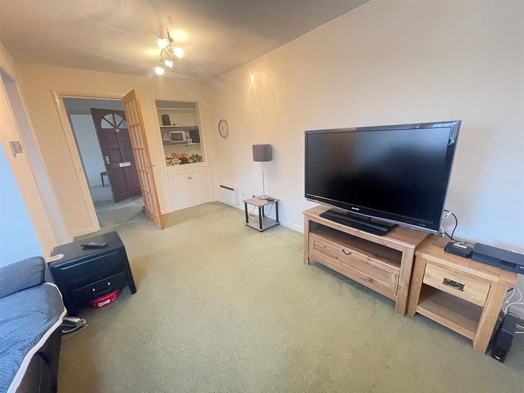 Property photo 3 of 6