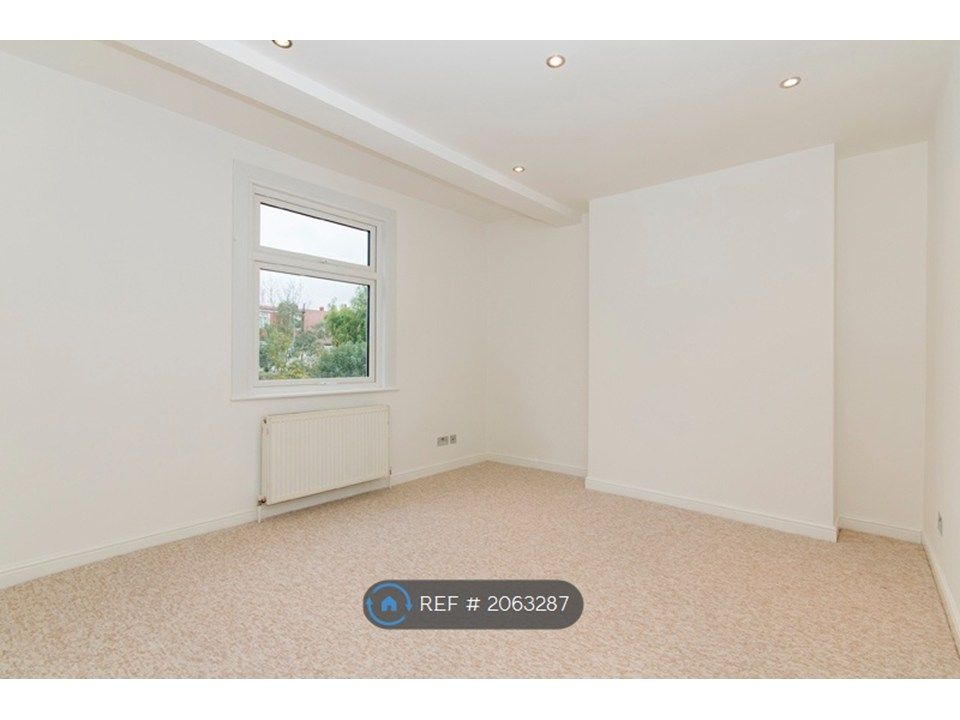 Property photo 2 of 11 Bedroom 2