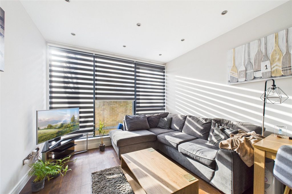 Property photo 2 of 8 Picture No. 06