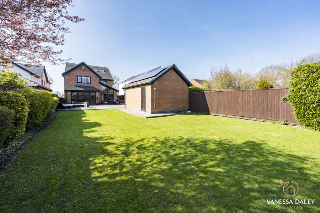 Property photo 2 of 44