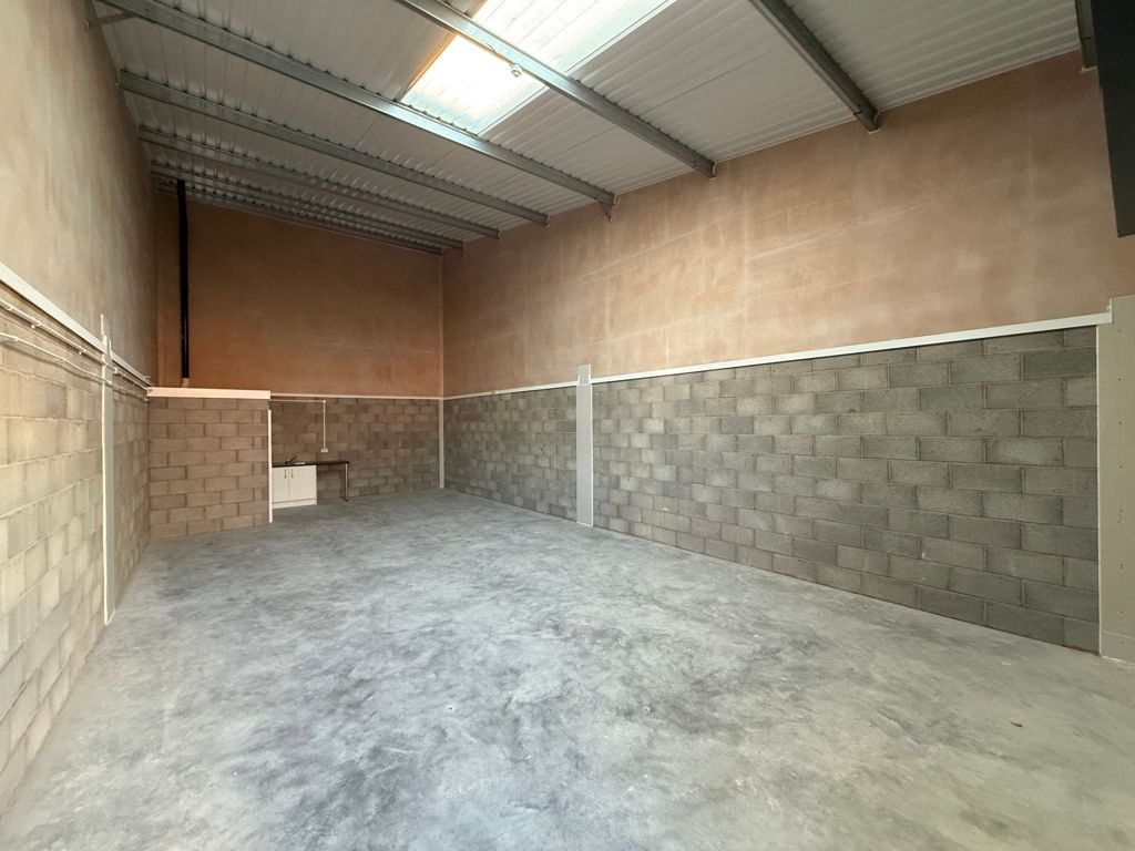 Property photo 2 of 9 Photo 2