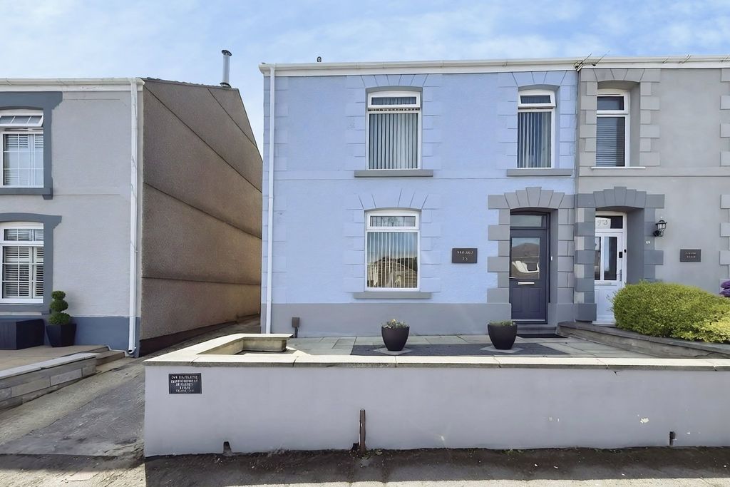 Property photo 1 of 32