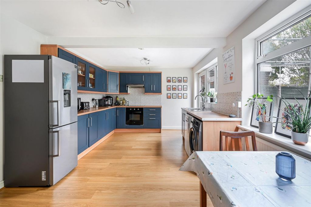 Property photo 3 of 15 Langlands Rise