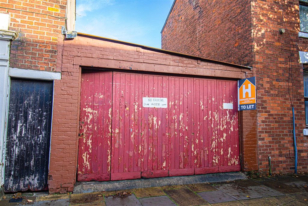 Property photo 1 of 6 Front