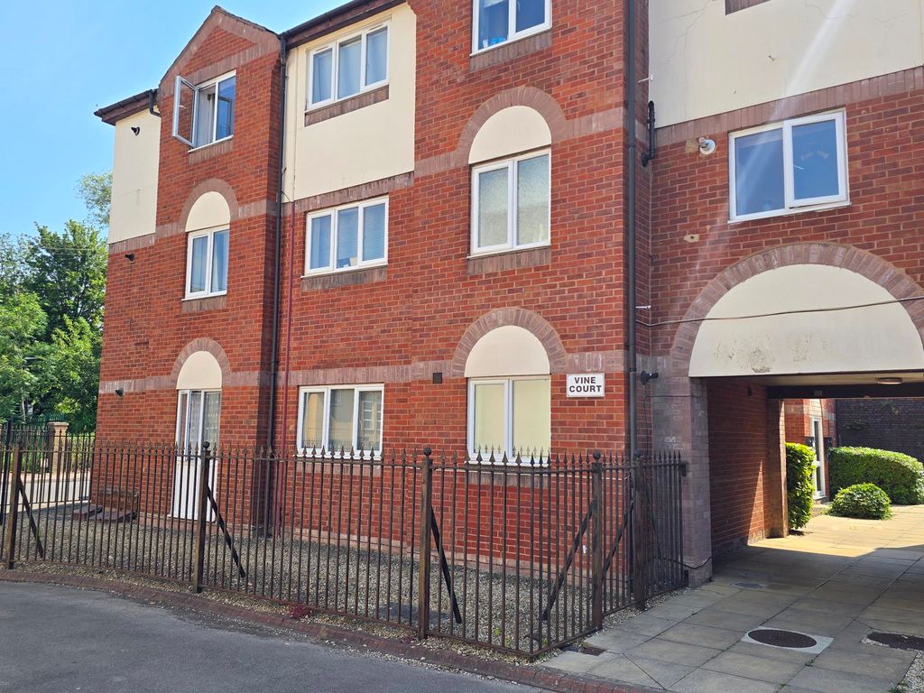 Property photo 2 of 13