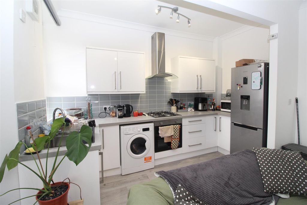 Property photo 2 of 14 Img_1831.Jpg