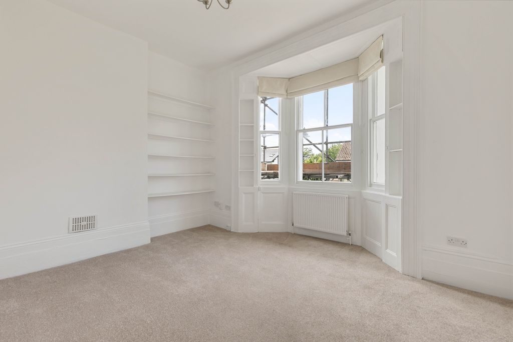 Property photo 2 of 10 918A3170