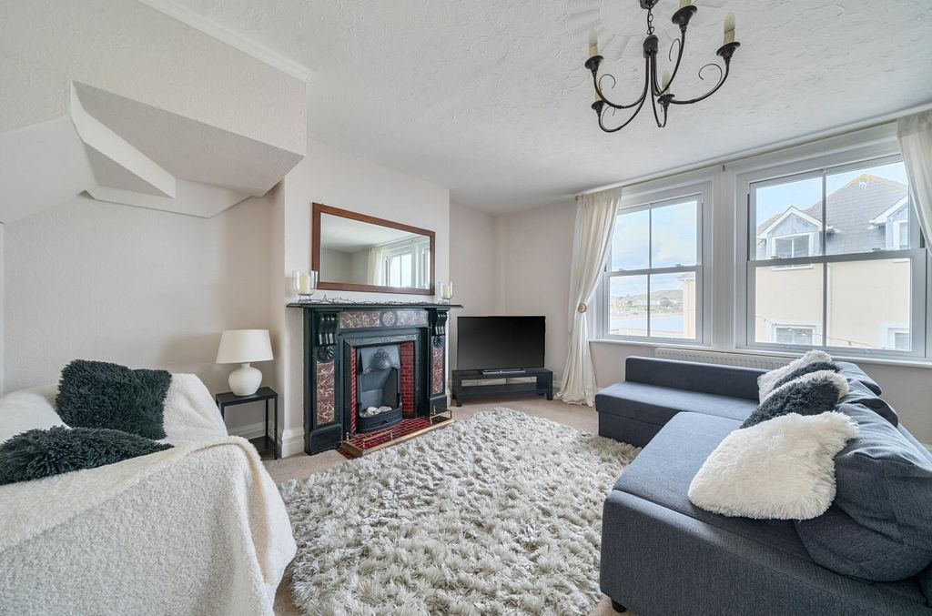 Property photo 2 of 28 1433435-16-69c53dc7Eea88.Jpg