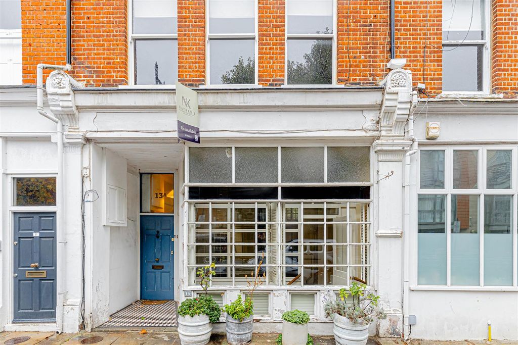 Property photo 3 of 24 Calabria Road (2).Jpg