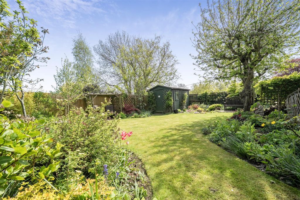Property photo 2 of 20 Garden