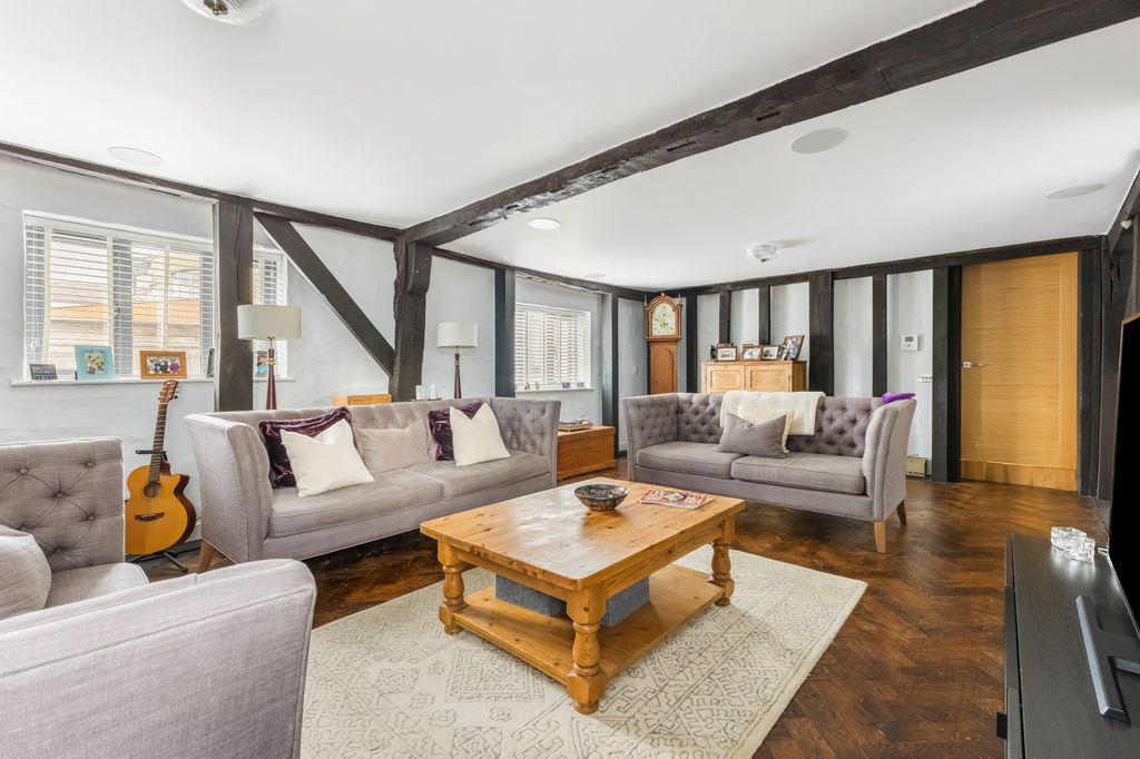 Property photo 1 of 25