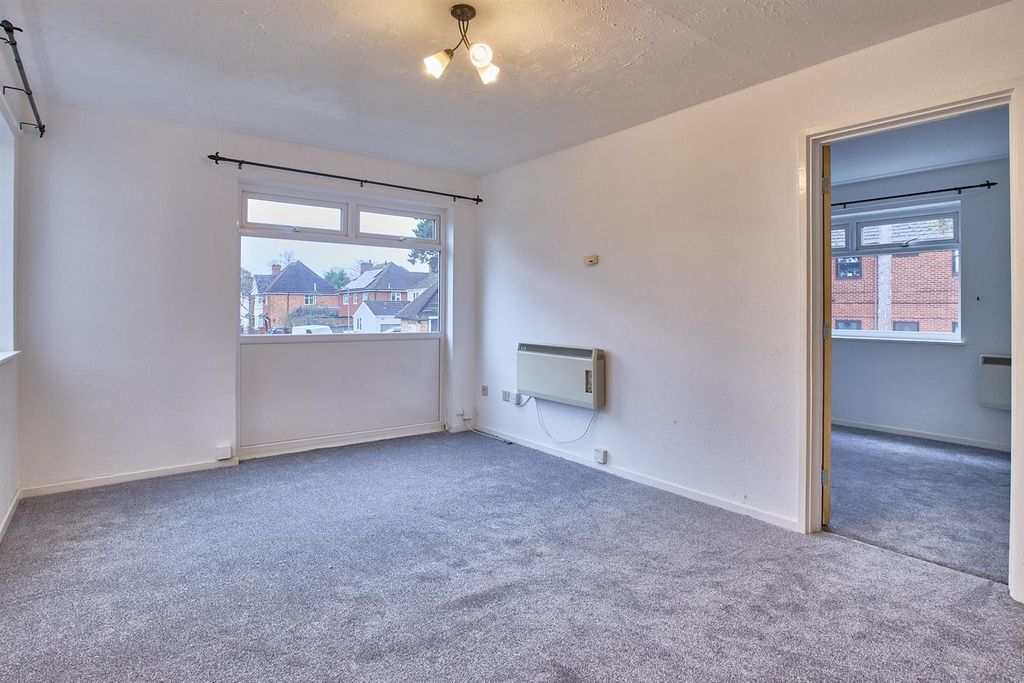 Property photo 3 of 7 Clarence Court  1.Jpg