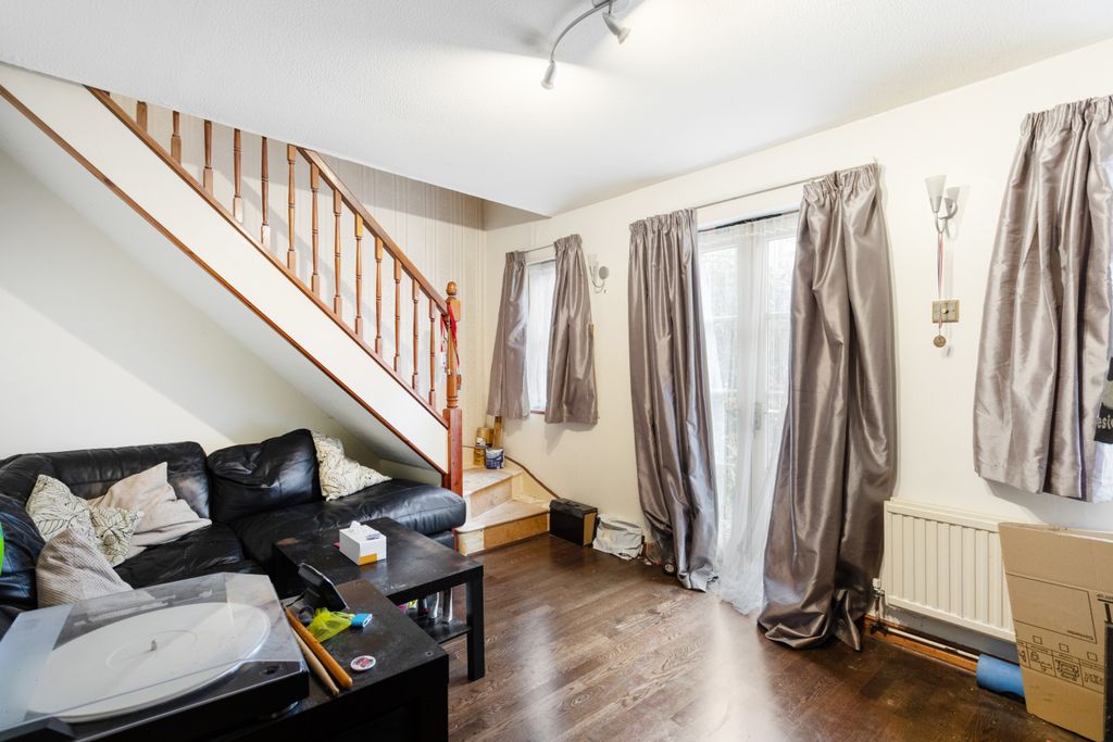 Property photo 3 of 11