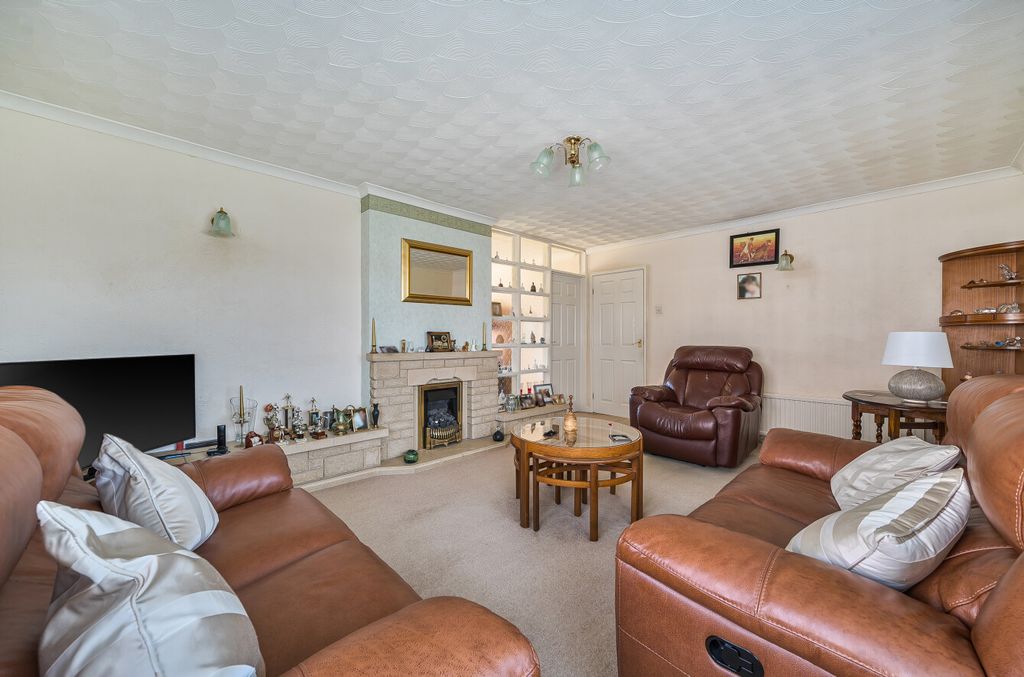 Property photo 3 of 13 14323641069B98A7230E26