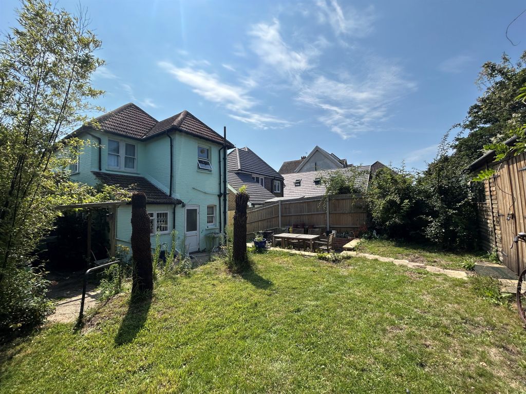 Property photo 2 of 11