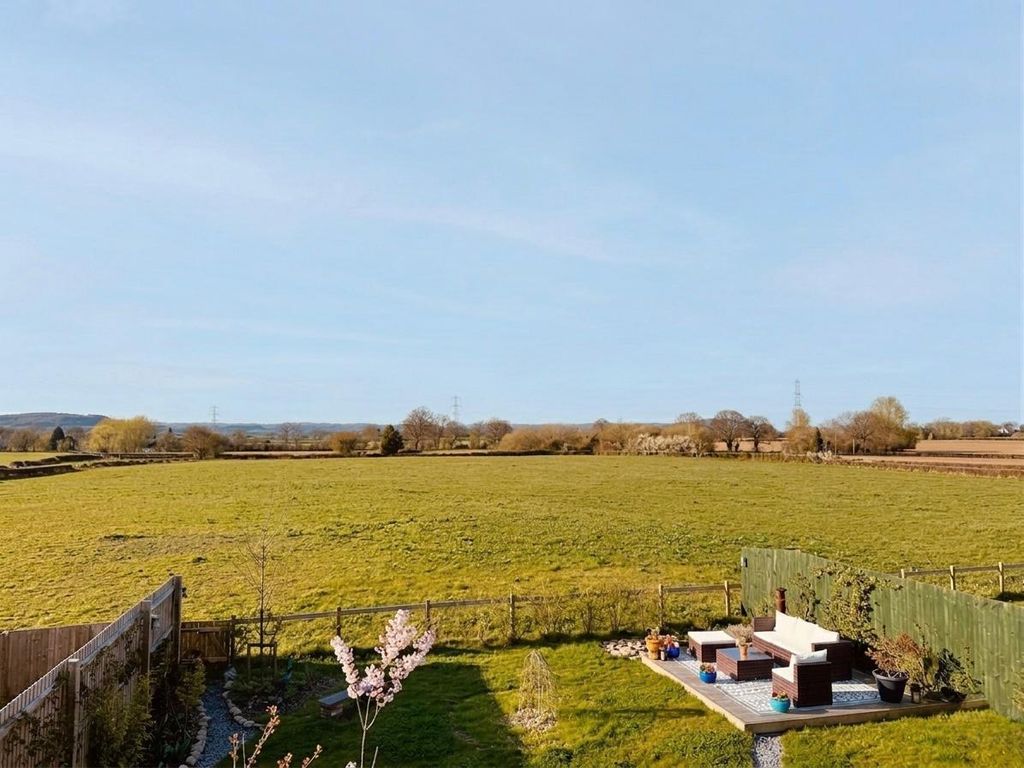 Property photo 2 of 23