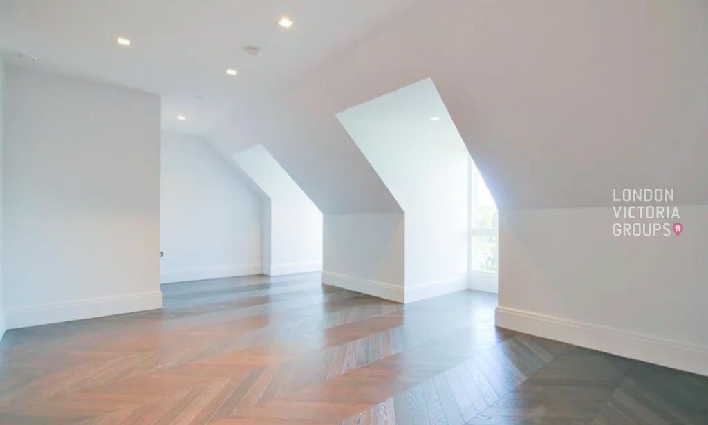 Property photo 3 of 10 1-098.Jpg