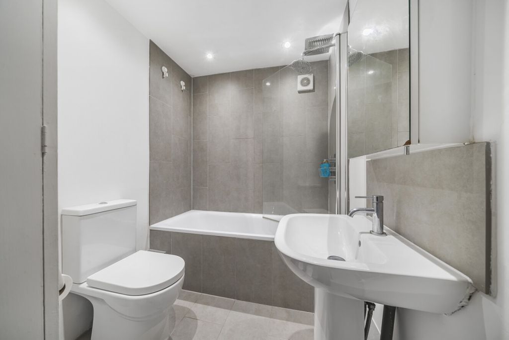 Property photo 3 of 6 1175771 (7)