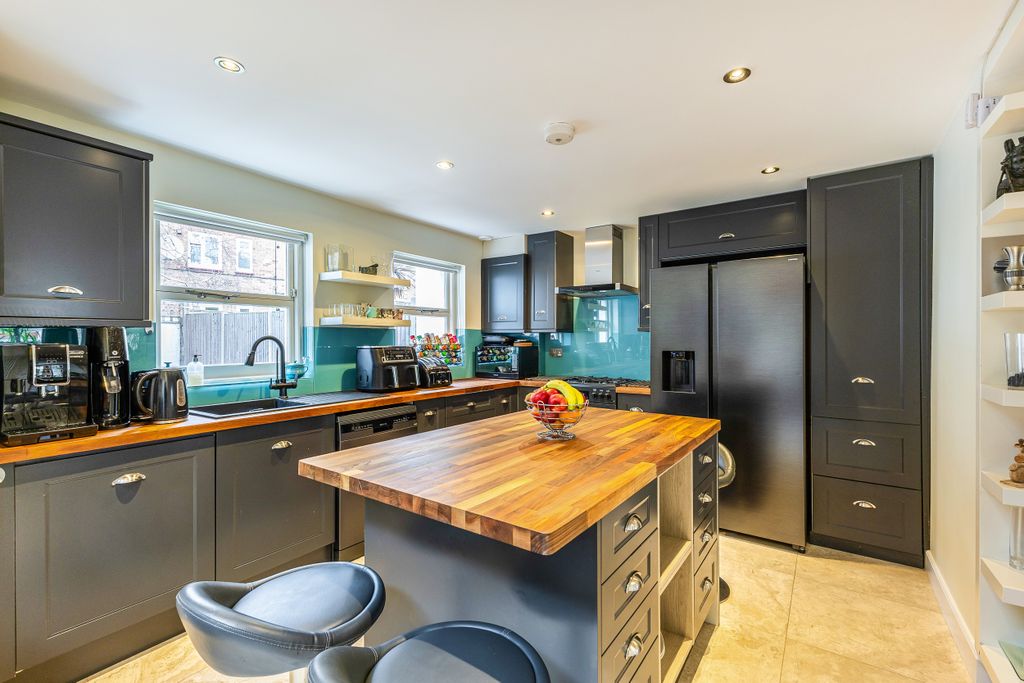 Property photo 3 of 21