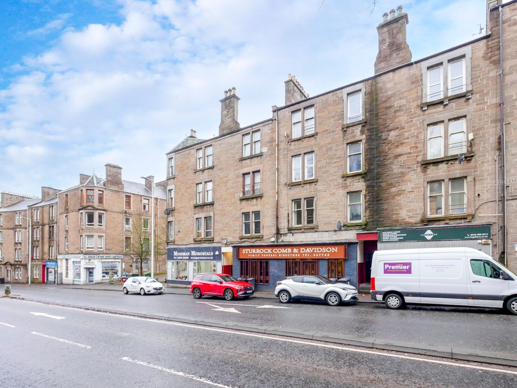 Property photo 1 of 10 Front