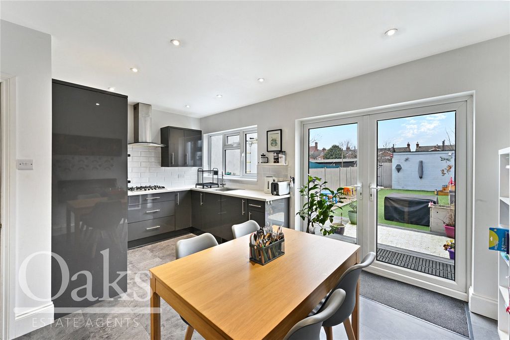 Property photo 2 of 12 Picture No. 11