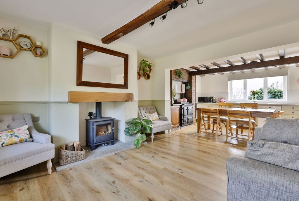 Property photo 2 of 36